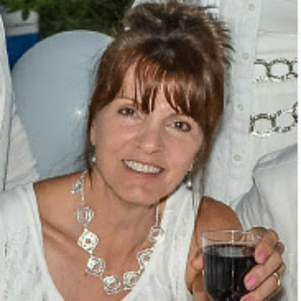 Meet your Posher, Elaine